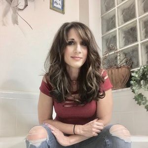 Meet your Posher, Dina